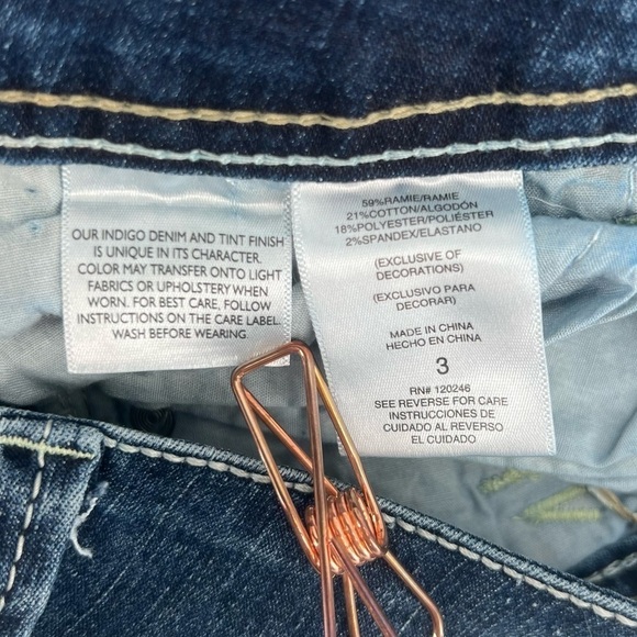 Wallflower Cuffed Hem Jean Shorts Size 3 Women's - Picture 4 of 5